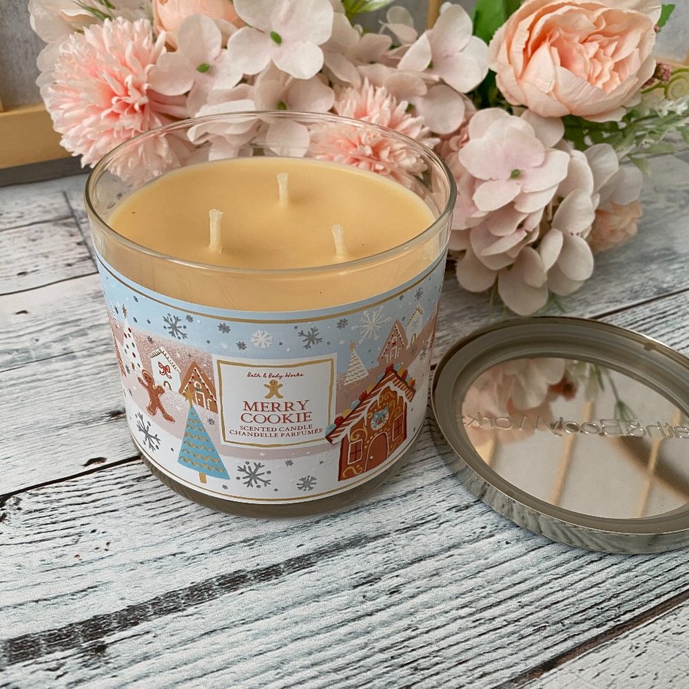 Bath and Body Works Merry Cookie 3 wick Candle